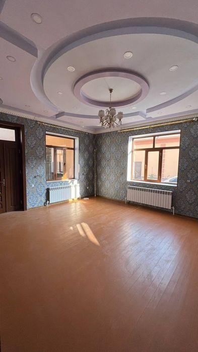 Люкс Ховли ижарага берилади.