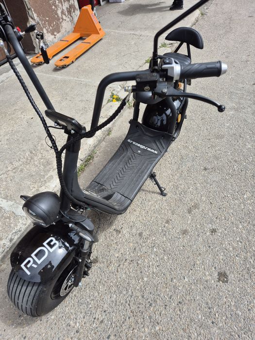 Vînd scuter electric