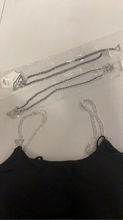 Эффектные бретельки из страз