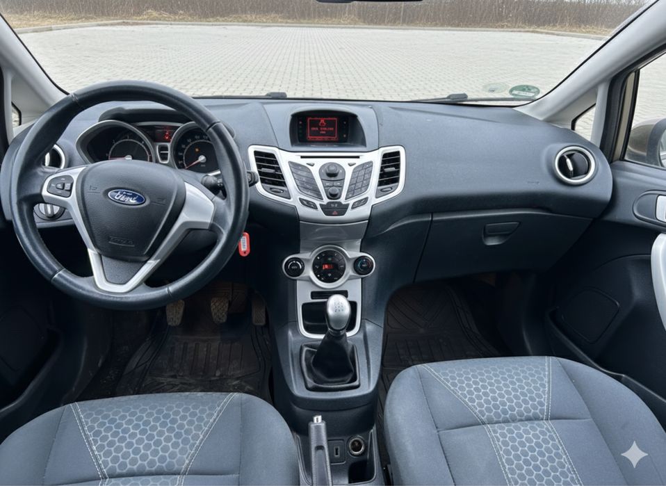 Ford Fiesta Titanium 1.6tdci-euro 5