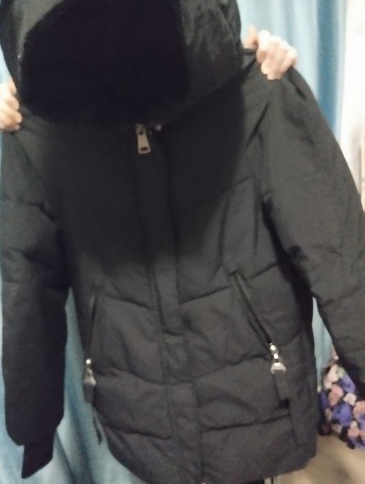 Продам две куртки детские