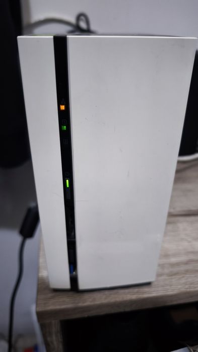 NAS Qnap TS-228 + HDD Seagate 2TB