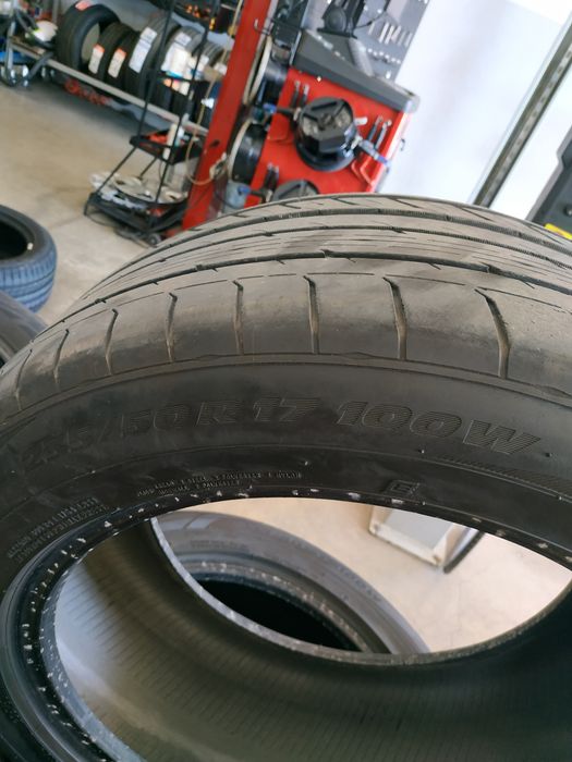 Гуми 235/50/17 TOYO