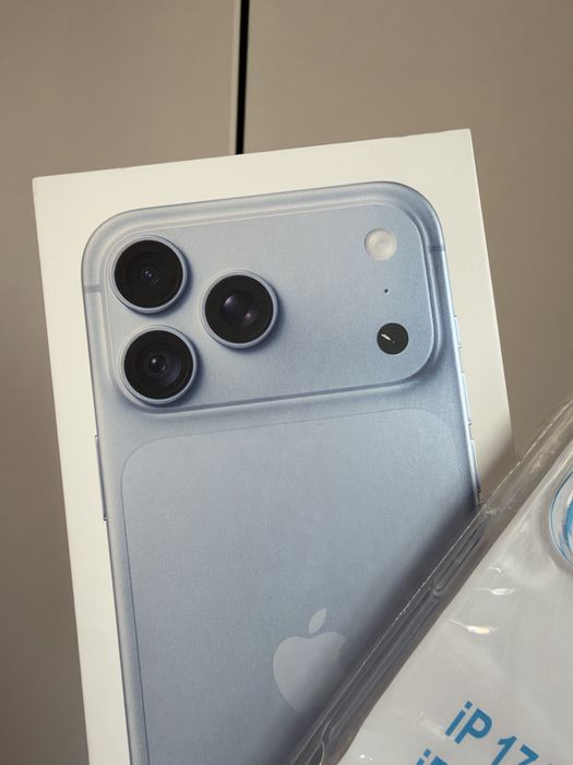 iPhone 18 Pro Max, 512 ГБ, в голубом цвете