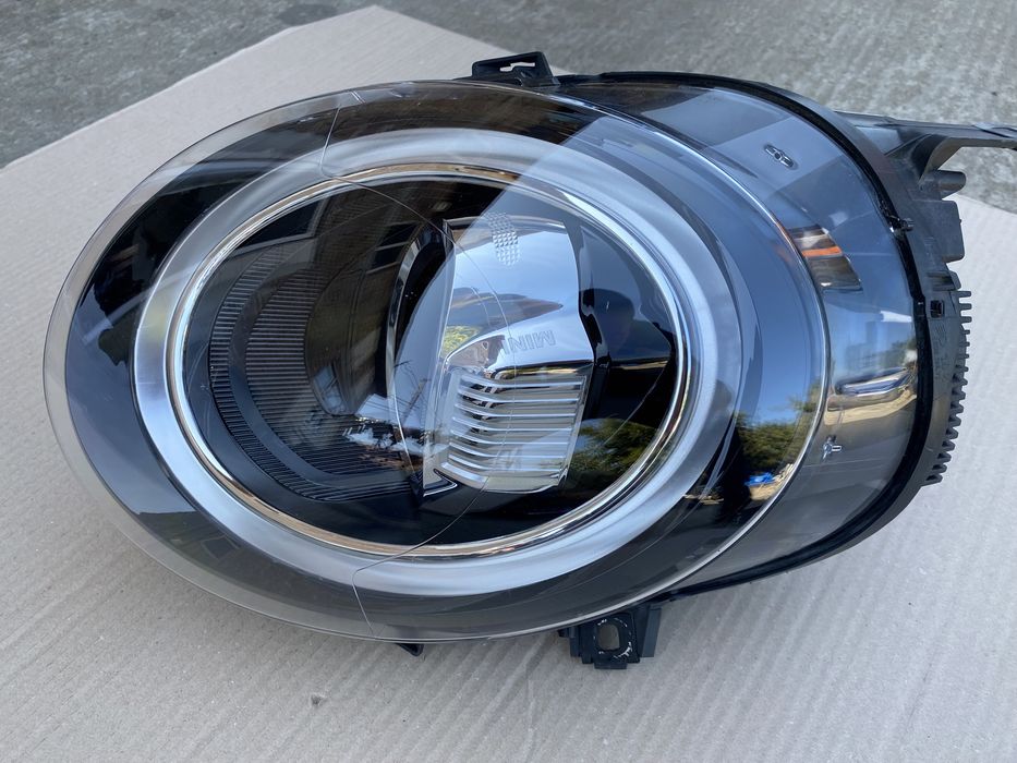 Far dreapta Mini Cooper F56 LCi : 2018-2020