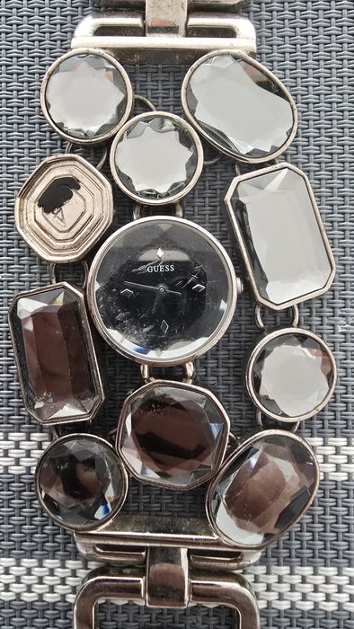 Ceas Dama Guess.