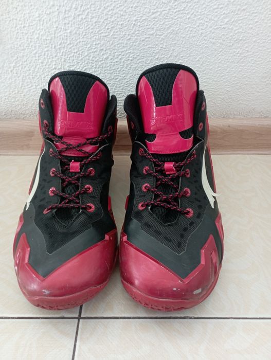 Баскетбольные кроссовки