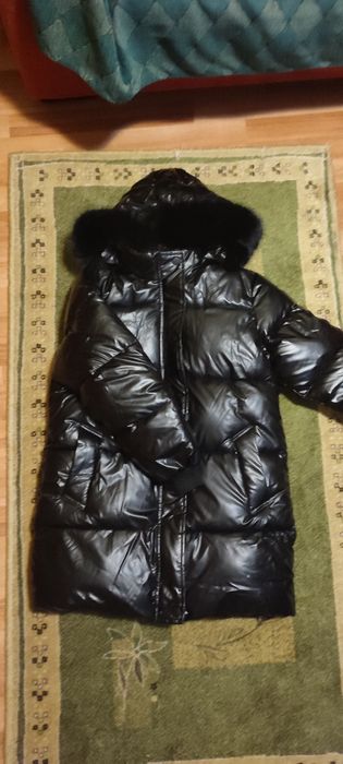 Geaca dama iarna cu puf marimea S M L cu gluga detașabilă  noua