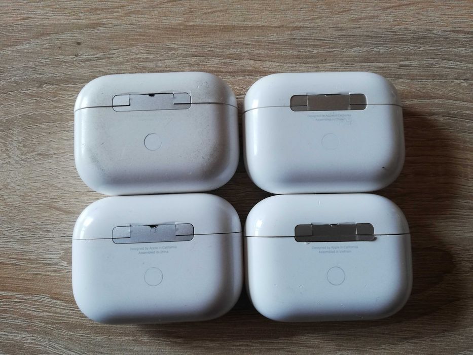 Лот от 4 броя Apple Airpods 3