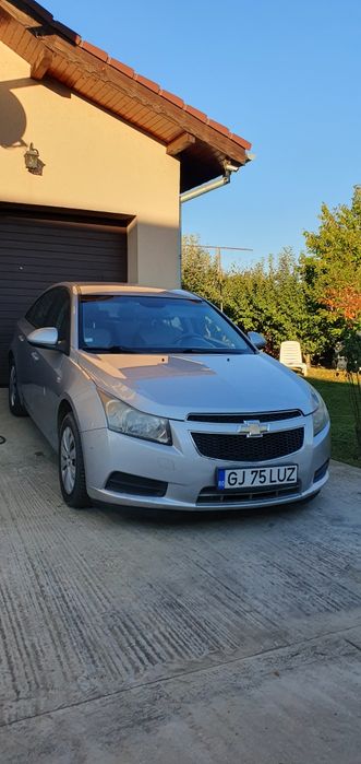 Vând Chevrolet Cruze