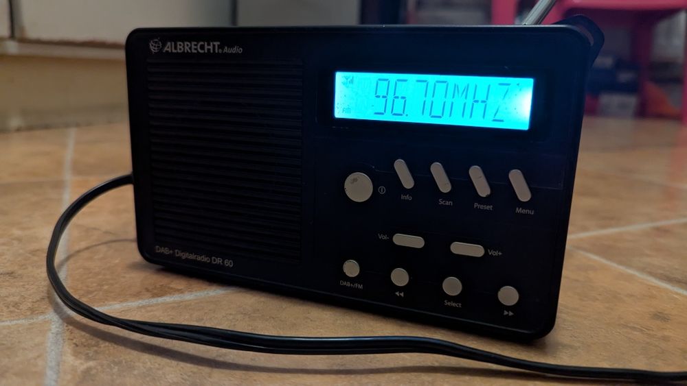 Radio DAB+ Albrecht DR60