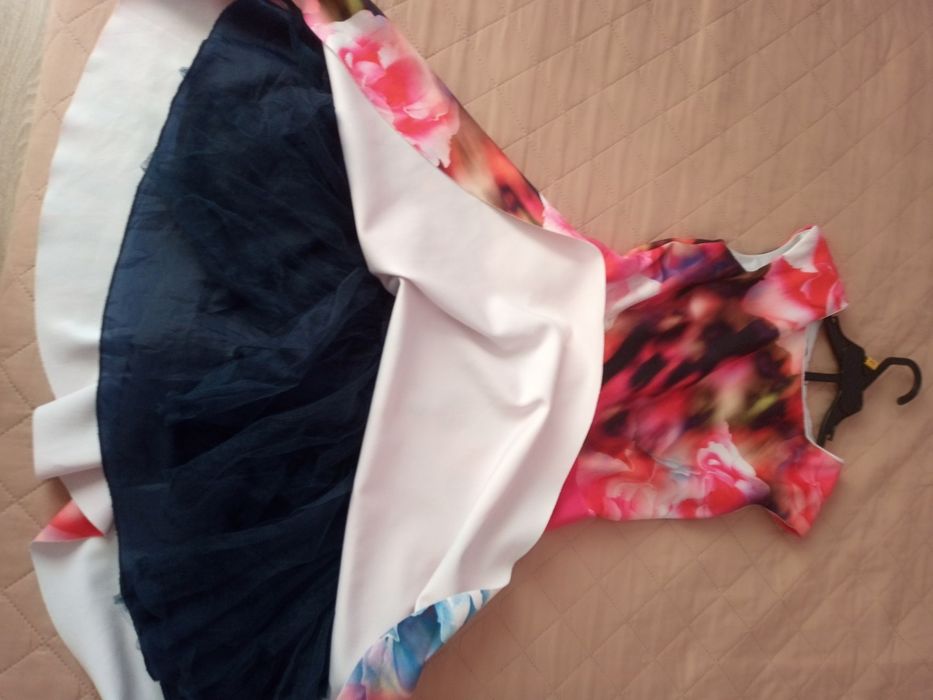 Официална детска рокля 158см.