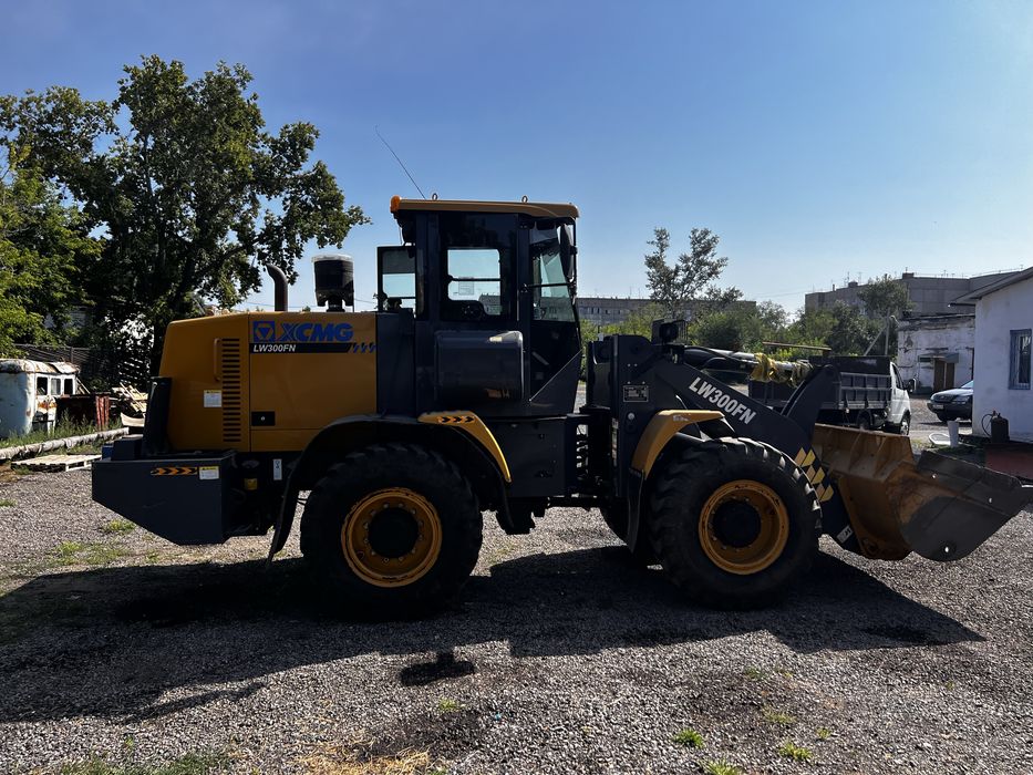 Погрузчик XCMG LW300 FN