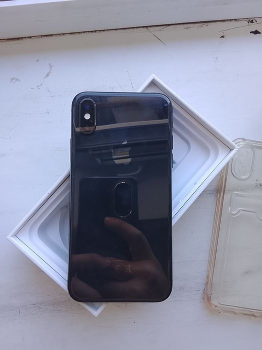 iPhone xc 64GB..