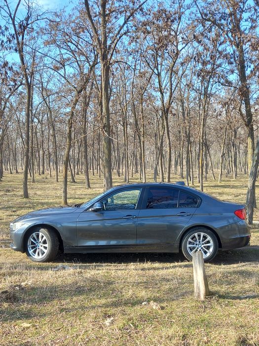 BMW F30 320d x-drive 184 CP-2013-Navi Pro,dotări premium