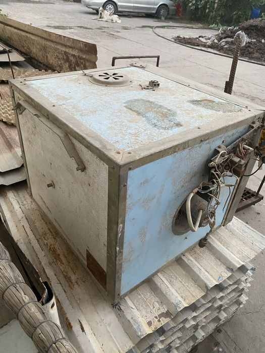 Продам инкубатор советский ИПХ-5