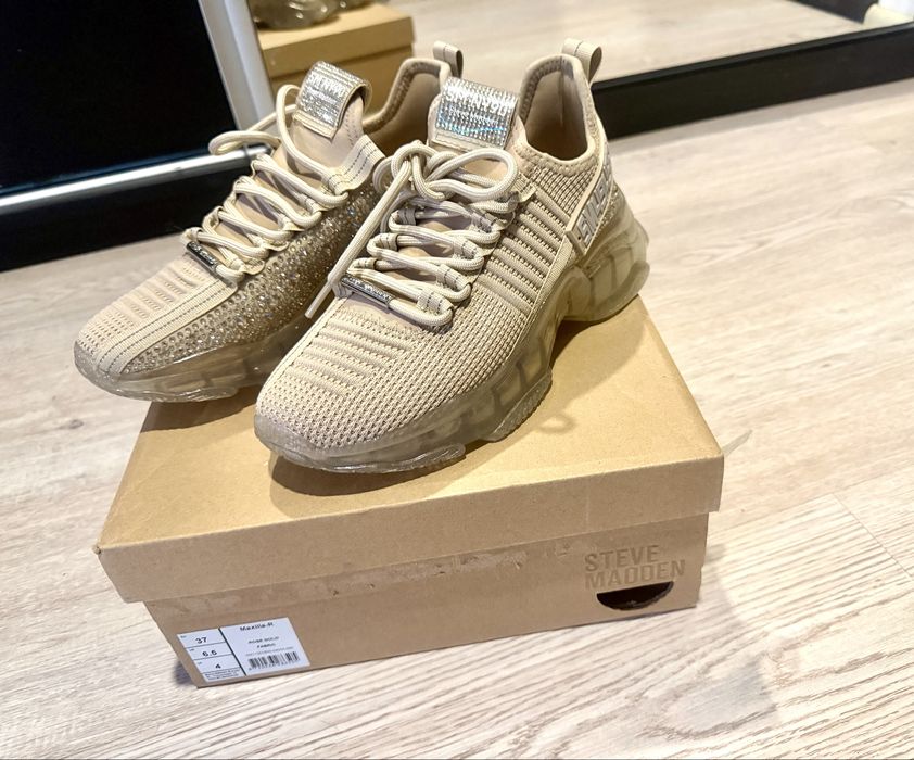 Adidasi steve  madden noi 37