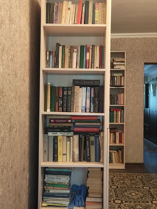 Книги, продам срочно