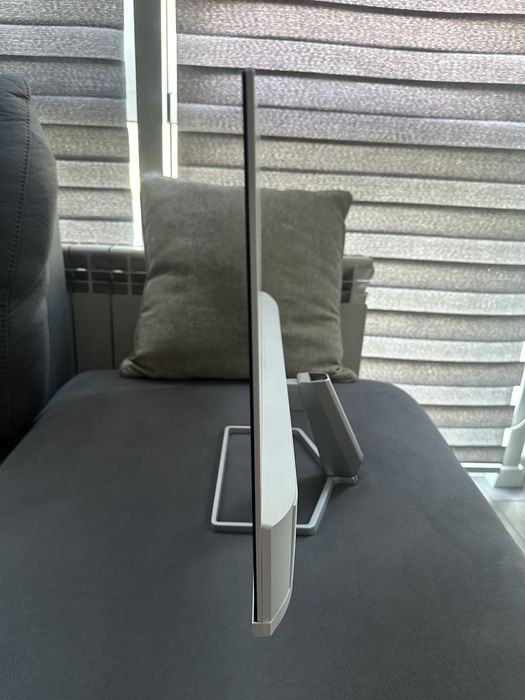 Продавам монитор HP, series 5, 527sa, 27''