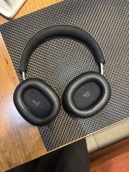 Наушники.    B&O