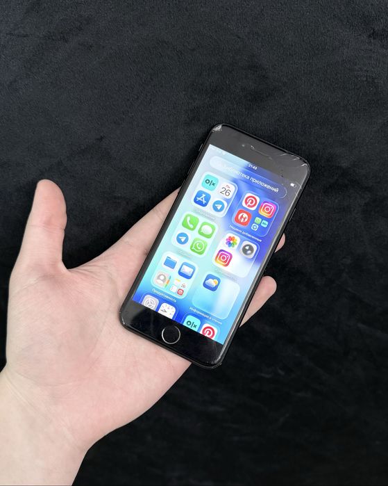 Продам IPhone SE 2 (64гб)