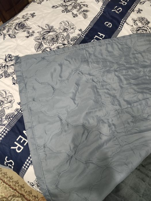 Двухстороннее лёгкое одеяло 180/200