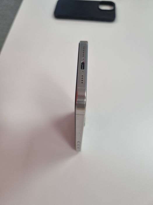 Продавам iPhone 15 Pro Max 512Gb White Titanium
