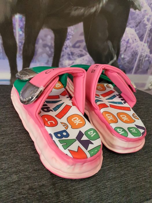 Интересни дамски чехли