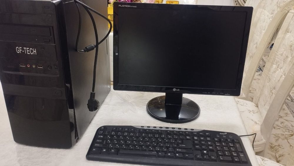 Lg komputer Flatron w19428