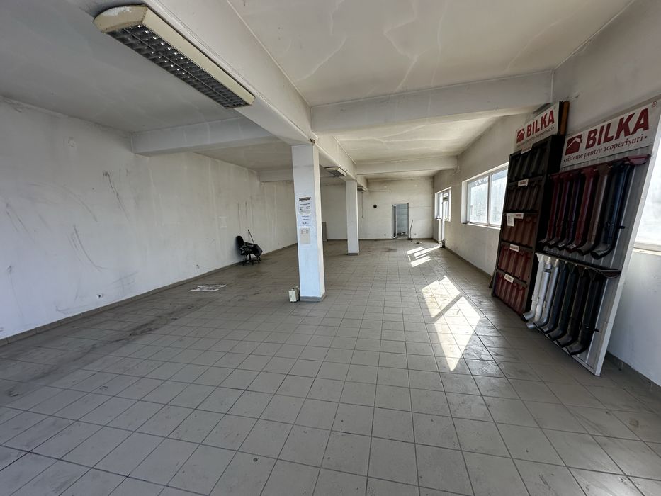 Casa/spatiu comercial  Moldova Noua str Unirii