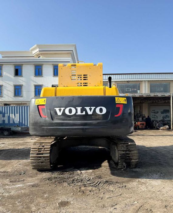 Гусеничный экскаватор Volvo EC360