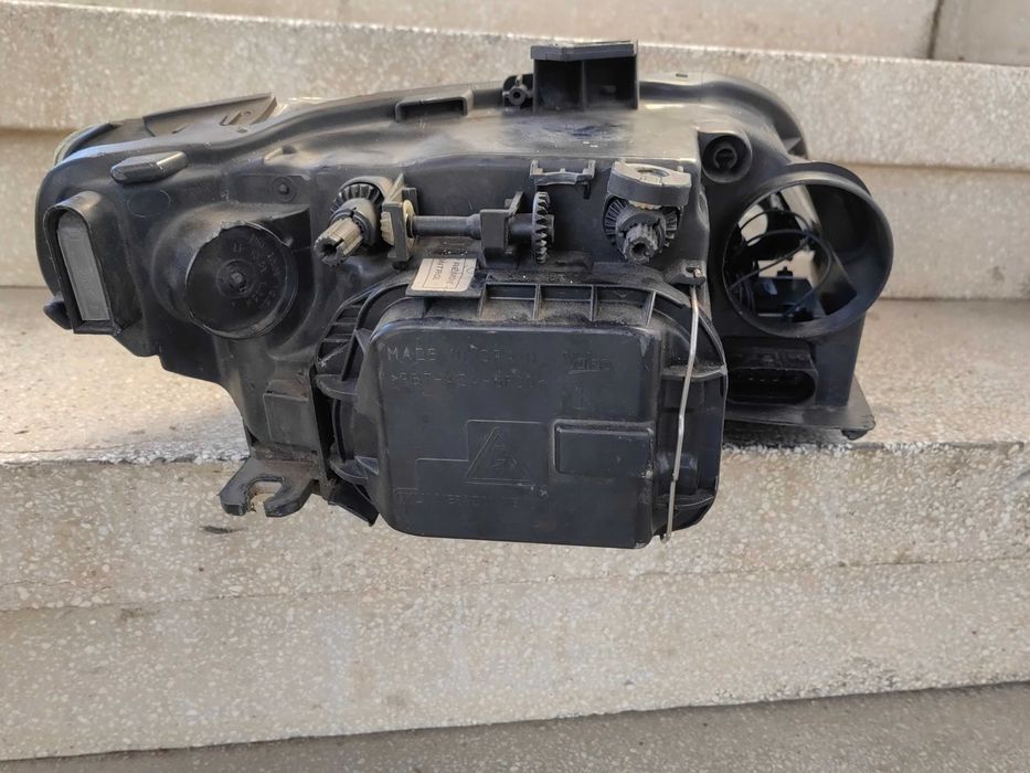 Фар Seat Exeo Bi-Xenon LED ляв / Фар Exeo Оригинален