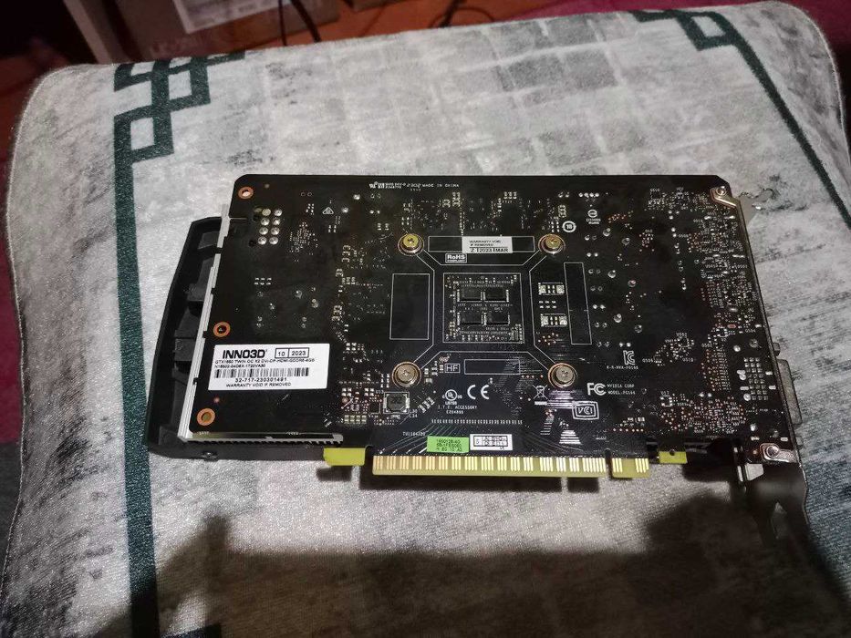 Продам видеокарту GTX 1650 4GB