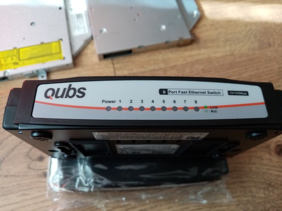 Части за лаптоп и други