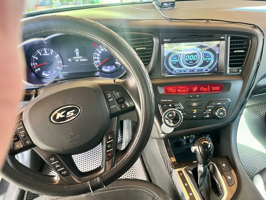 Продам машину KIA K5