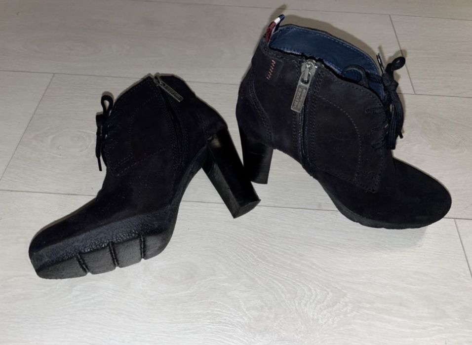 Botine piele întoarsă cu toc Tommy Hilfiger 37 EU