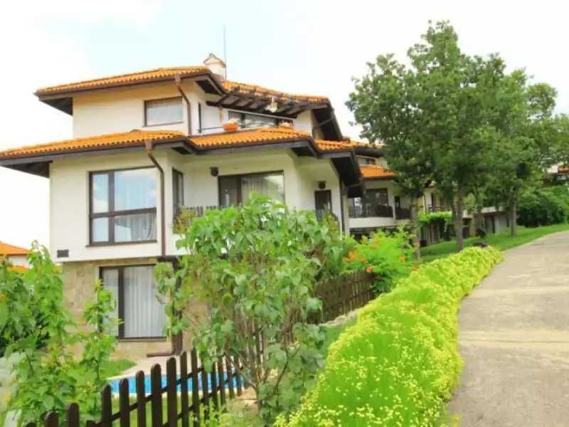 Продава се Къща в София, Изток - 143 кв.м за 1469 €/кв.м - Снимка #2