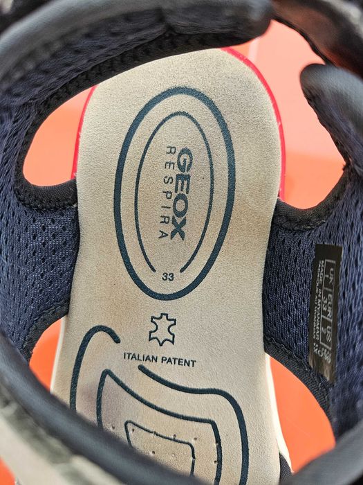 Детски сандали GEOX за момче номер 33. Много запазени.