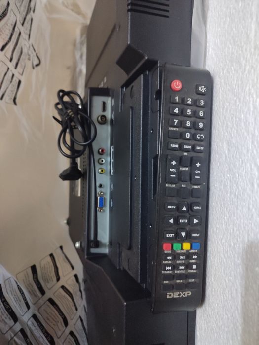 Телевизор DEXP в рабочем состоянии