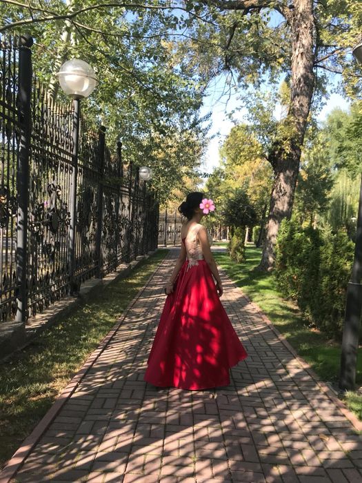 Продам платье вечернее