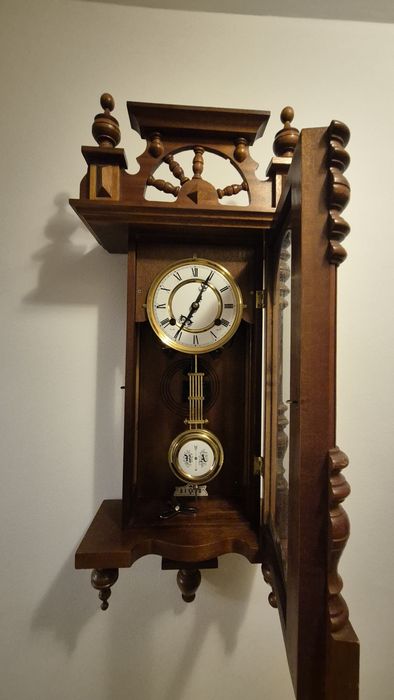 Ceas vechi, de perete