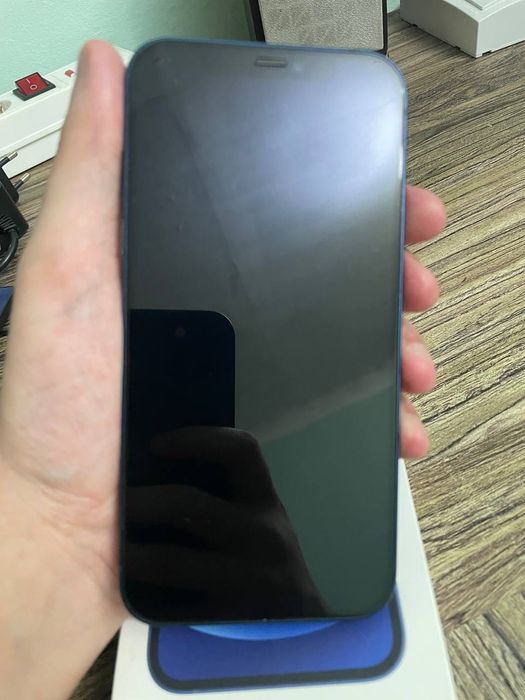 Продается iPhone 12