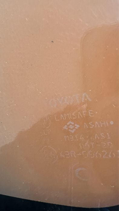 Лобовое  стекло разные