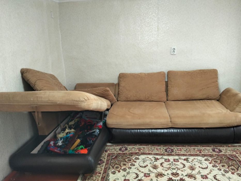 Продам диван.
