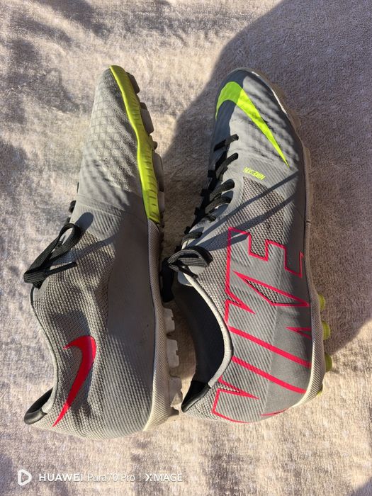 Страхотни стоножки nike номер 42.5 стелка 27см