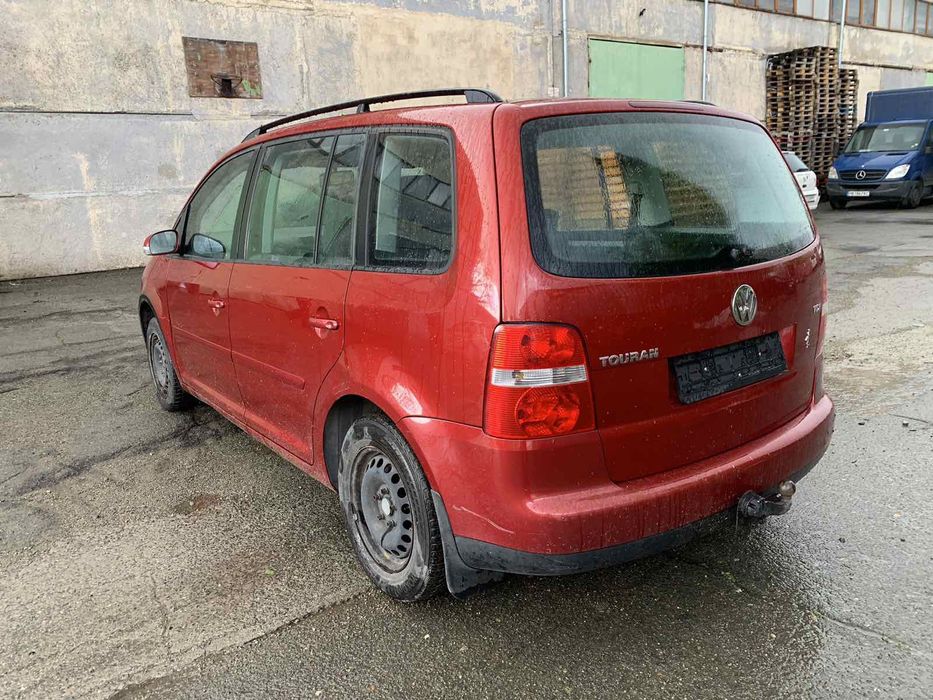 Фолксваген Туран 1.9 тди 101 коня 2005 год