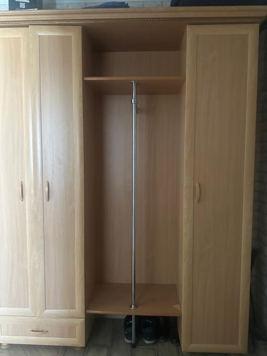 Продам Прихожной Шкаф