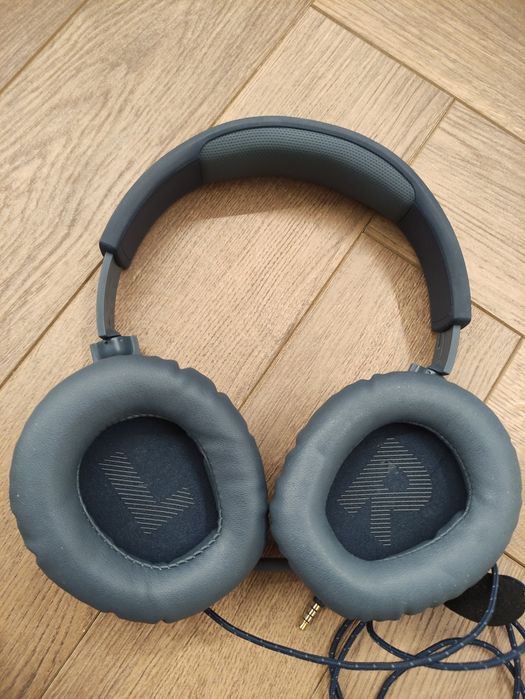 Наушники JBL Quantum 100