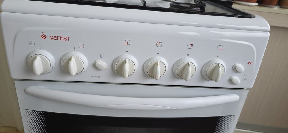 Продаю газовую плиту