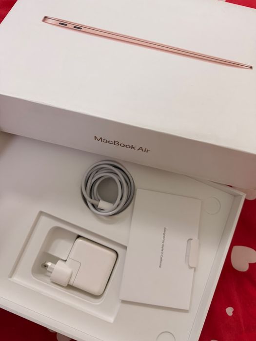 Продам Macbook Air чип M1